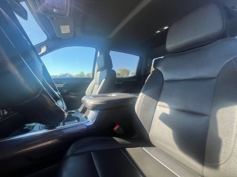 Used 2022 Chevrolet Silverado 1500 LTZ AWD/4WD image 19