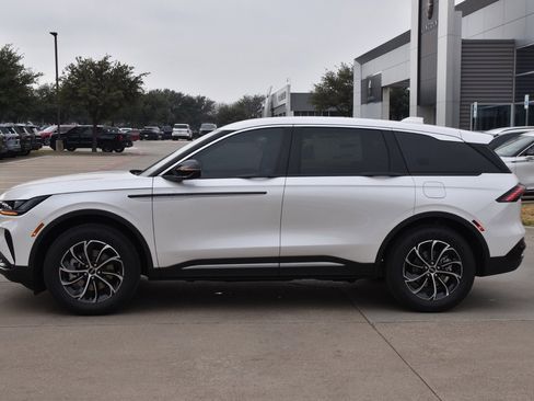 New 2026 Lincoln Nautilus Premier image 11