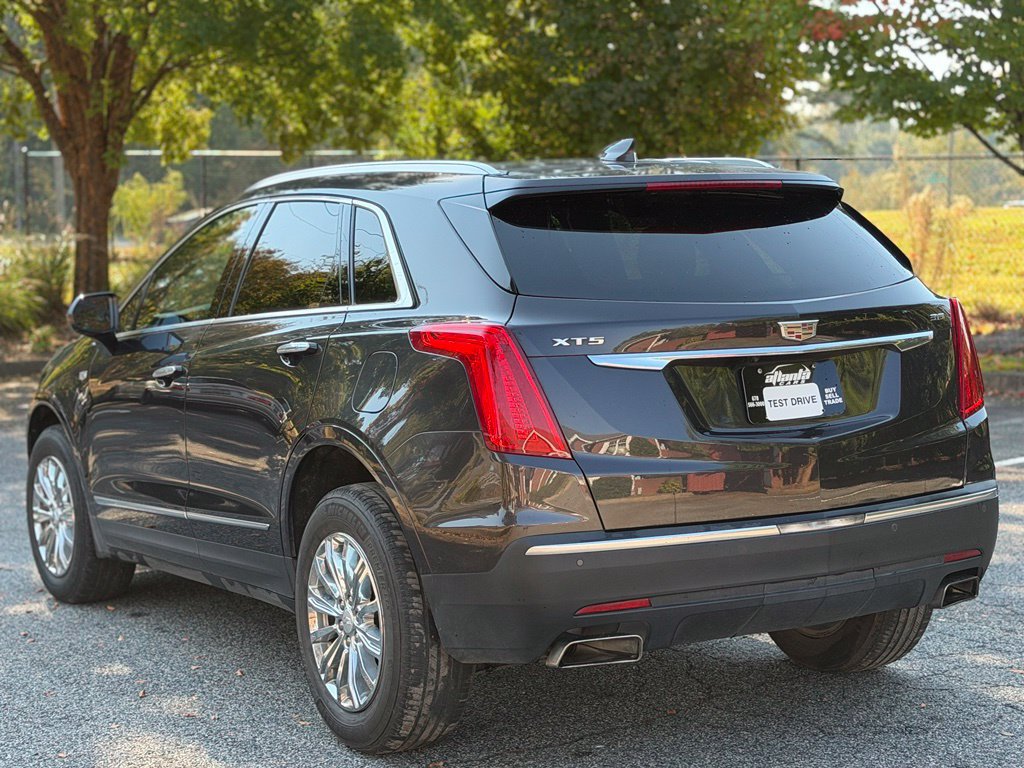 Used 2017 Cadillac XT5 FWD image 3