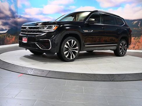 Used 2022 Volkswagen Atlas SEL Premium image 3