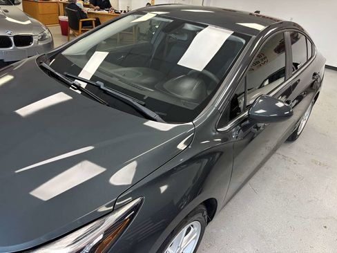 Used 2018 Chevrolet Cruze LT image 4