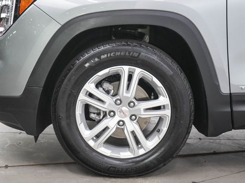 Used 2024 GMC Terrain SLE FWD image 27
