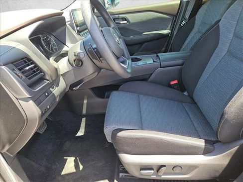 Certified 2023 Nissan Rogue SV FWD image 7
