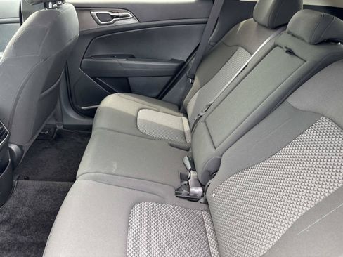 Used 2023 Kia Sportage LX AWD/4WD image 14