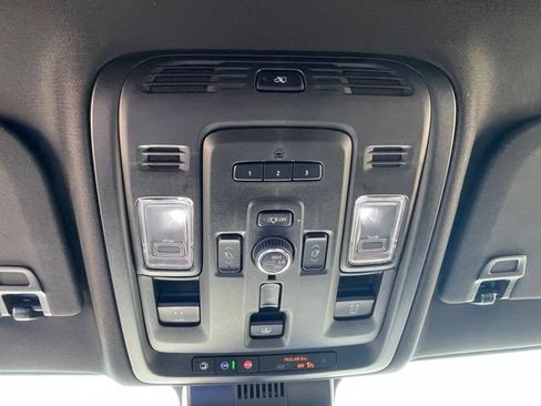 Used 2024 GMC Yukon Denali w/ Advanced Technology Package AWD/4WD image 30