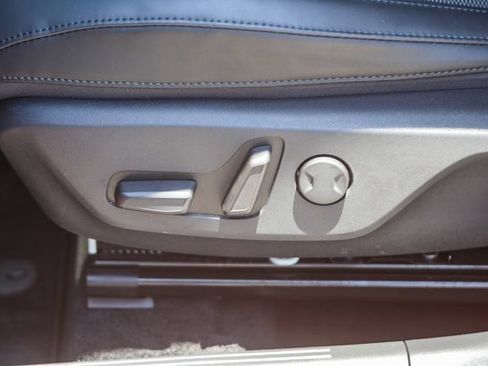 Certified 2023 Kia Niro EX Touring FWD image 22