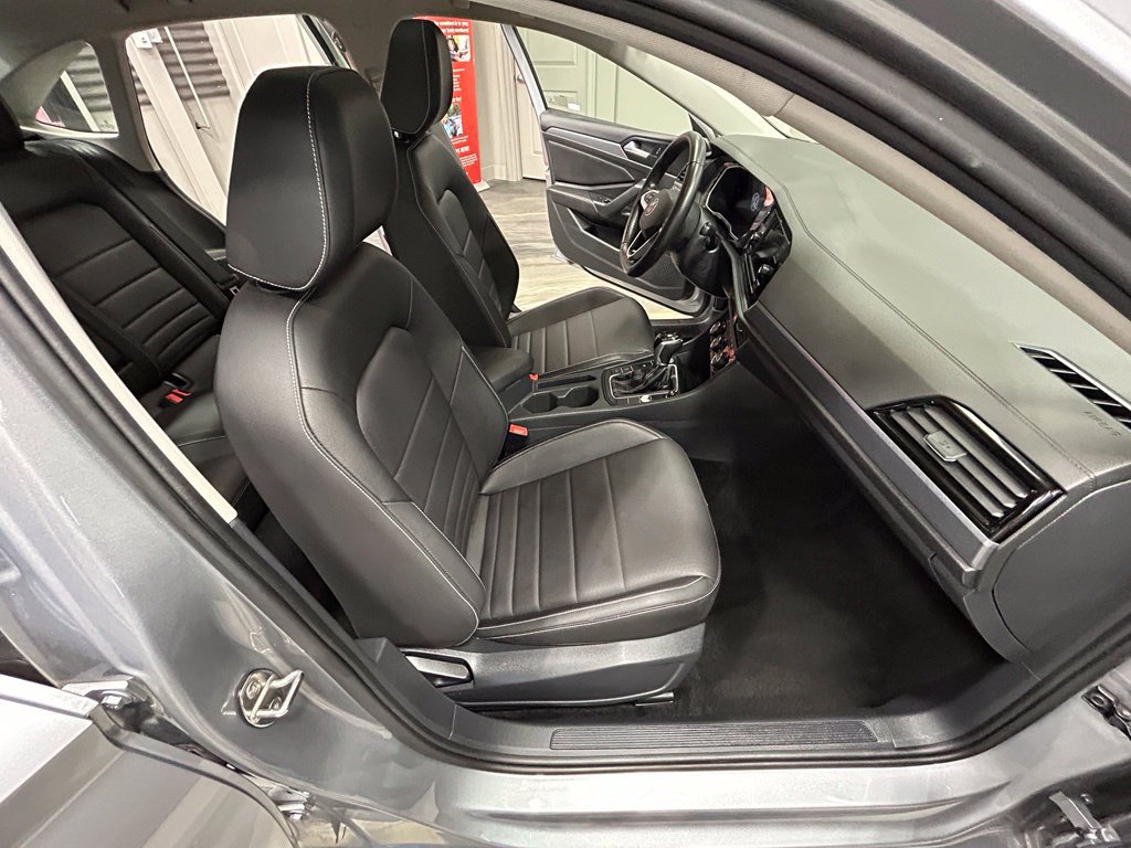Used 2024 Volkswagen Jetta SE FWD image 38