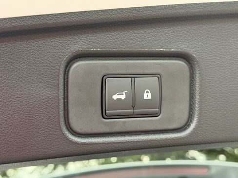 New 2026 Nissan Pathfinder SV w/ SV Premium Package FWD image 30