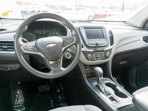 Used 2023 Chevrolet Equinox LS image 13