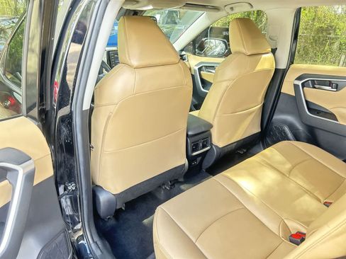 Used 2022 Toyota RAV4 XLE Premium FWD image 12