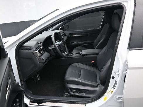 Certified 2025 Toyota Camry XSE FWD image 9