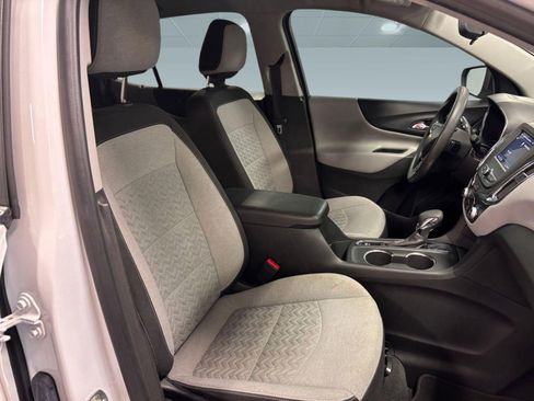 Used 2022 Chevrolet Equinox LS w/ LS Convenience Package FWD image 30