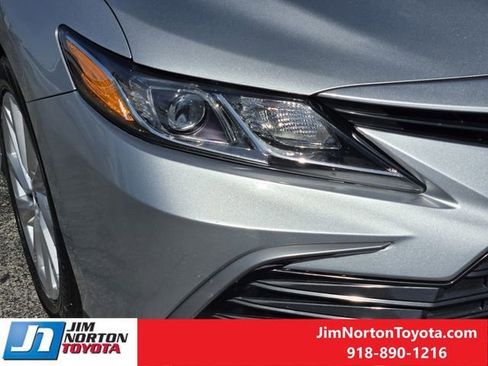 Used 2024 Toyota Camry LE image 9