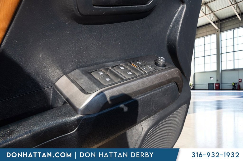 Used 2019 Toyota Tacoma SR5 RWD image 16