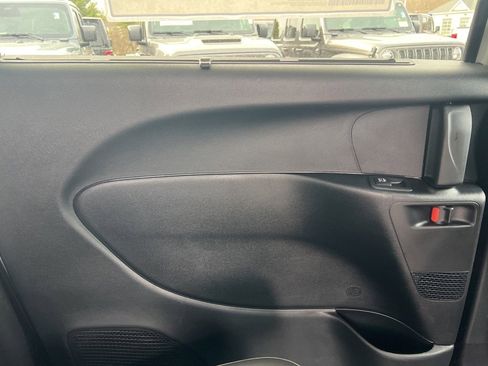 New 2026 Chrysler Pacifica Select image 13