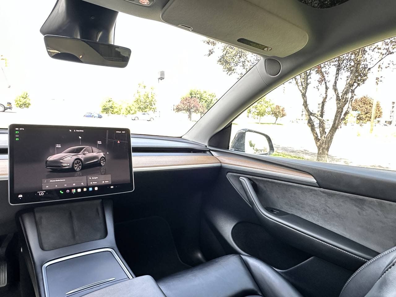 Used 2024 Tesla Model Y Long Range AWD/4WD image 31