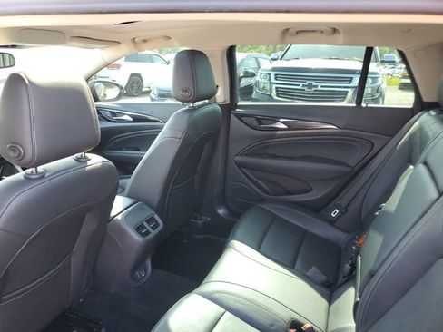 Used 2019 Buick Regal Essence w/ Driver Confidence Package I AWD/4WD image 8