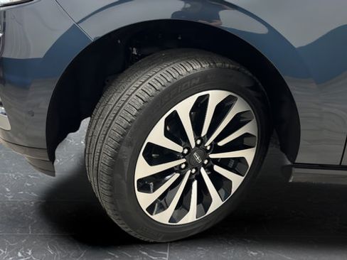 Used 2024 Lincoln Navigator Reserve AWD/4WD image 42