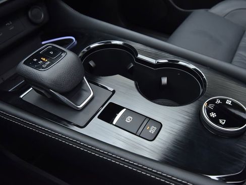 Used 2026 Nissan Rogue Platinum w/ Platinum Premium Package image 27