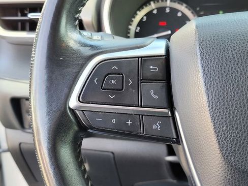 Used 2020 Toyota Highlander XLE AWD/4WD image 21