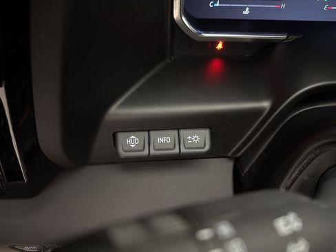 Used 2025 GMC Sierra 1500 AT4 w/ AT4 Premium Package AWD/4WD image 33