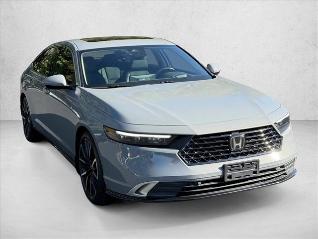 Used 2025 Honda Accord Touring image 3