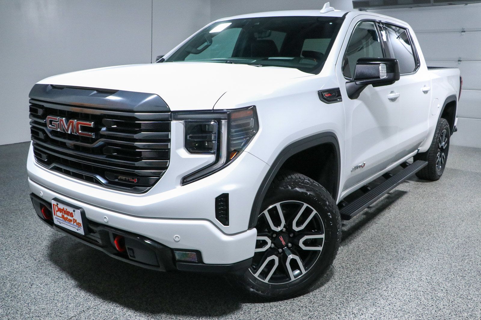 Used 2023 GMC Sierra 1500 AT4 w/ Technology Package AWD/4WD image 34