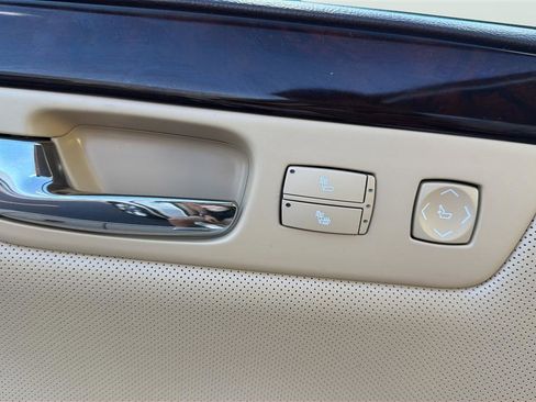 Used 2007 Cadillac DTS Luxury II FWD image 25