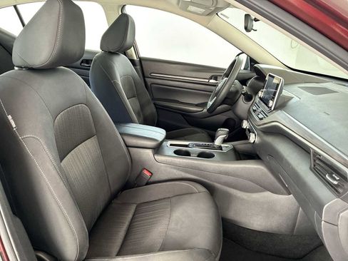 Used 2025 Nissan Altima 2.5 SV image 24