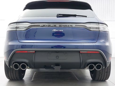 New 2026 Porsche Macan image 6