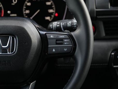 Used 2025 Honda Pilot Touring image 22