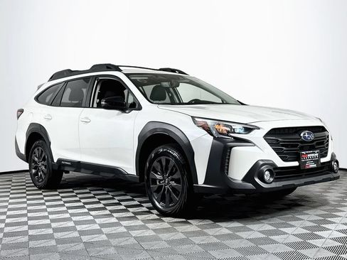 Used 2025 Subaru Outback Onyx Edition AWD/4WD image 1