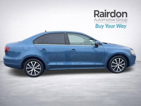 Used 2017 Volkswagen Jetta SE image 10