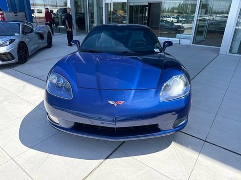Used 2005 Chevrolet Corvette Coupe w/ Preferred Equipment Group RWD image 2
