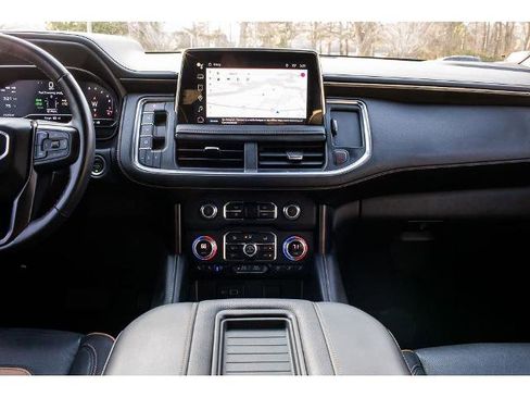 Used 2023 GMC Yukon AT4 w/ Technology Package image 14