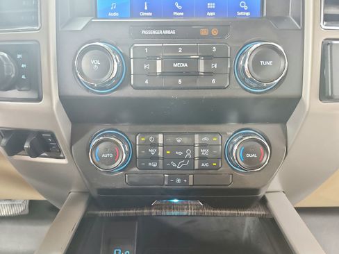 Used 2021 Ford F250 Lariat w/ FX4 Off-Road Package AWD/4WD image 28