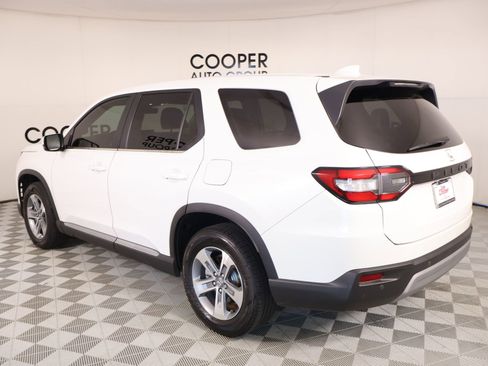 Used 2025 Honda Pilot EX-L image 23