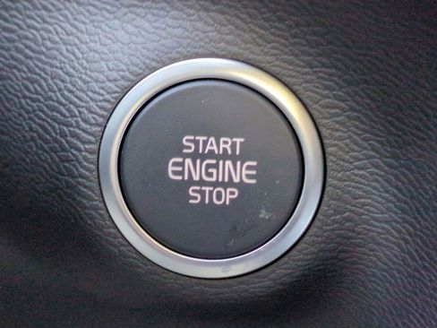 New 2025 Volvo XC40 B5 Core w/ Protection Package Premier image 24