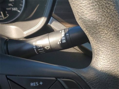 Used 2024 Nissan Altima 2.5 SV image 14