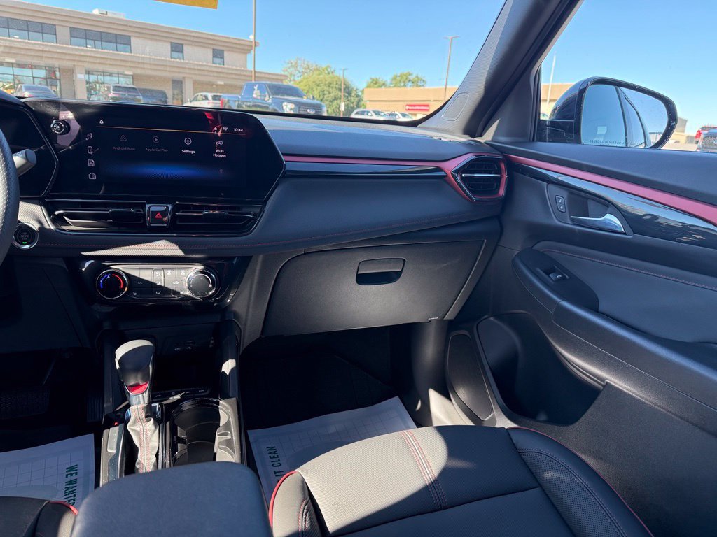 Used 2025 Chevrolet TrailBlazer RS AWD/4WD image 27