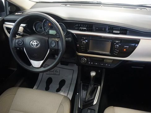 Used 2015 Toyota Corolla LE FWD image 25