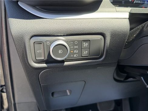 Used 2020 Ford Explorer XLT w/ Equipment Group 202A AWD/4WD image 35