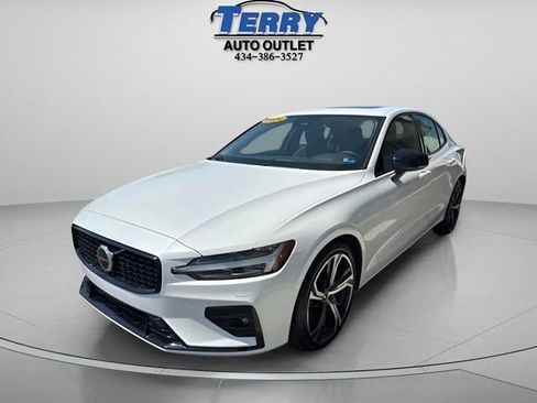 Used 2024 Volvo S60 B5 Core AWD/4WD image 4