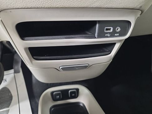 Used 2018 Chrysler Pacifica Limited FWD image 20