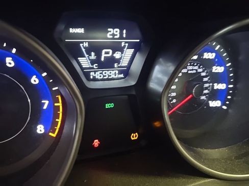 Used 2015 Hyundai Elantra SE w/ Option Group 02 FWD image 7