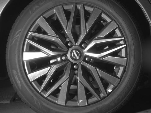 Used 2025 Nissan Altima 2.5 SV FWD image 15
