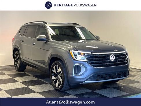 Certified 2025 Volkswagen Atlas SE image 1