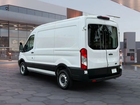 Used 2019 Ford Transit 250 130 Medium Roof RWD image 4