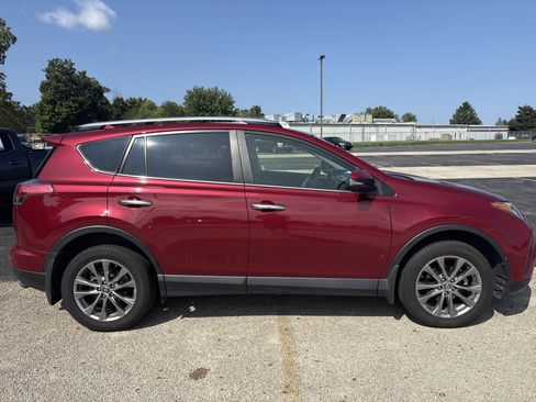 Used 2018 Toyota RAV4 Limited w/ Advanced Technology Package AWD/4WD image 3