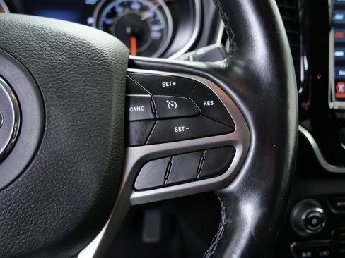 Used 2019 Jeep Cherokee Limited AWD/4WD image 24